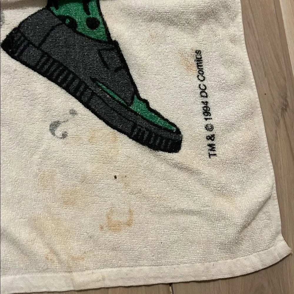 DC Comics The Riddler Jim Carrey Beach Towel Stains Discoloration